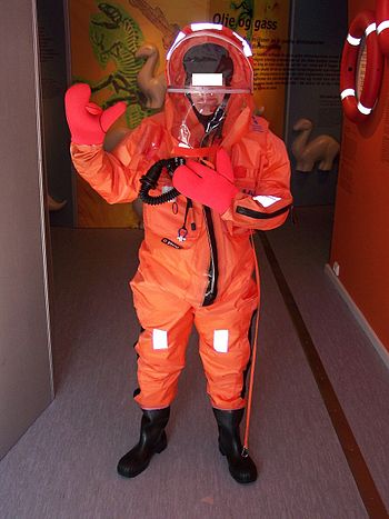 A survival suit (Statoil) A survival suit (Statoil)