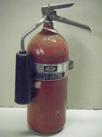 English: 5lb. CO2 extinguisher, USA English: 5lb. CO2 extinguisher, USA